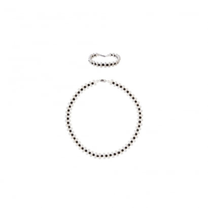 Halskette und Armband weiße Zuchtperlen und schwarze Kristalle
